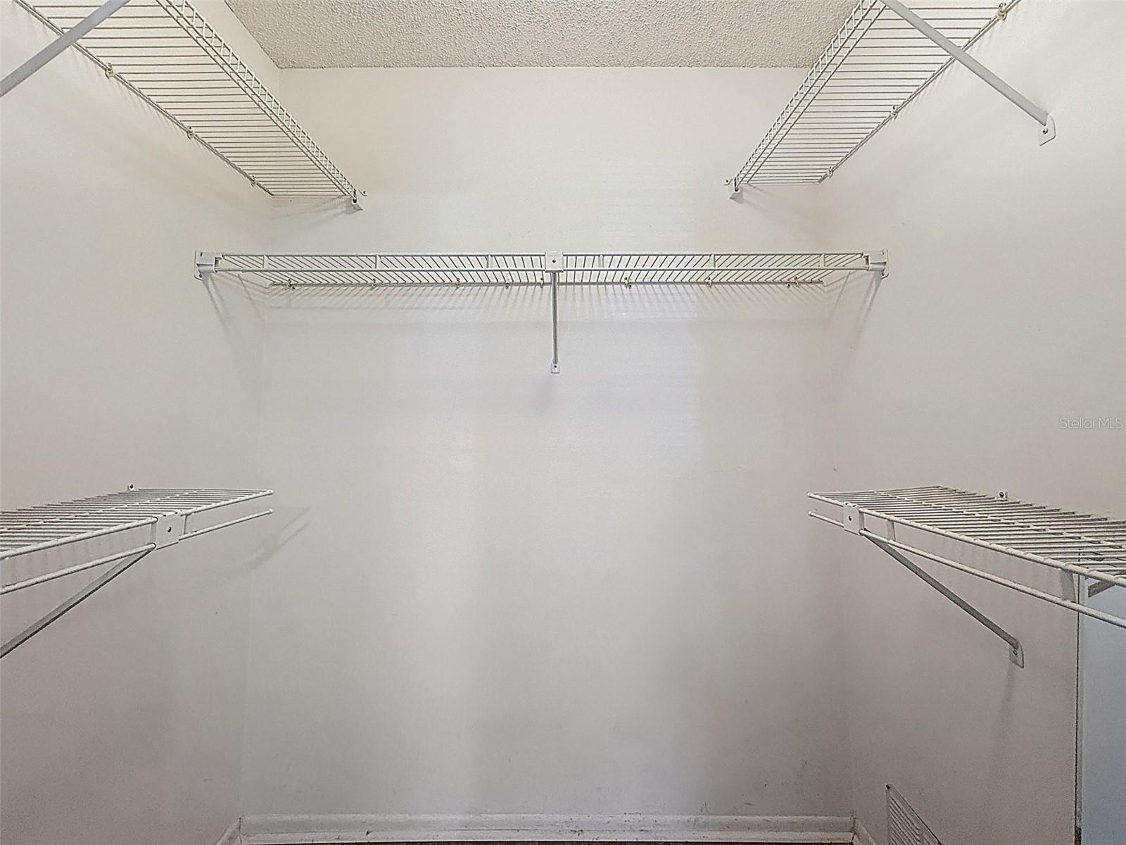 CHATEAU VILLAGE CONDO 01 - Residential