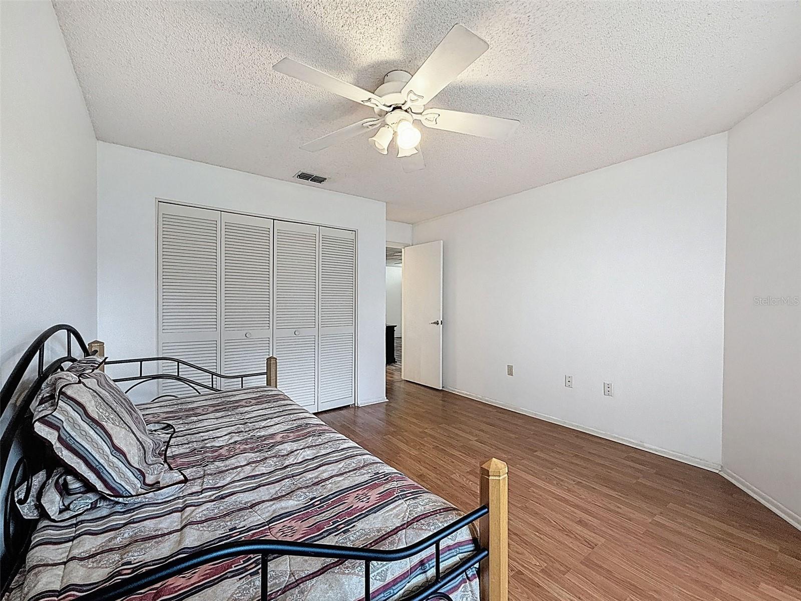 CHATEAU VILLAGE CONDO 01 - Residential