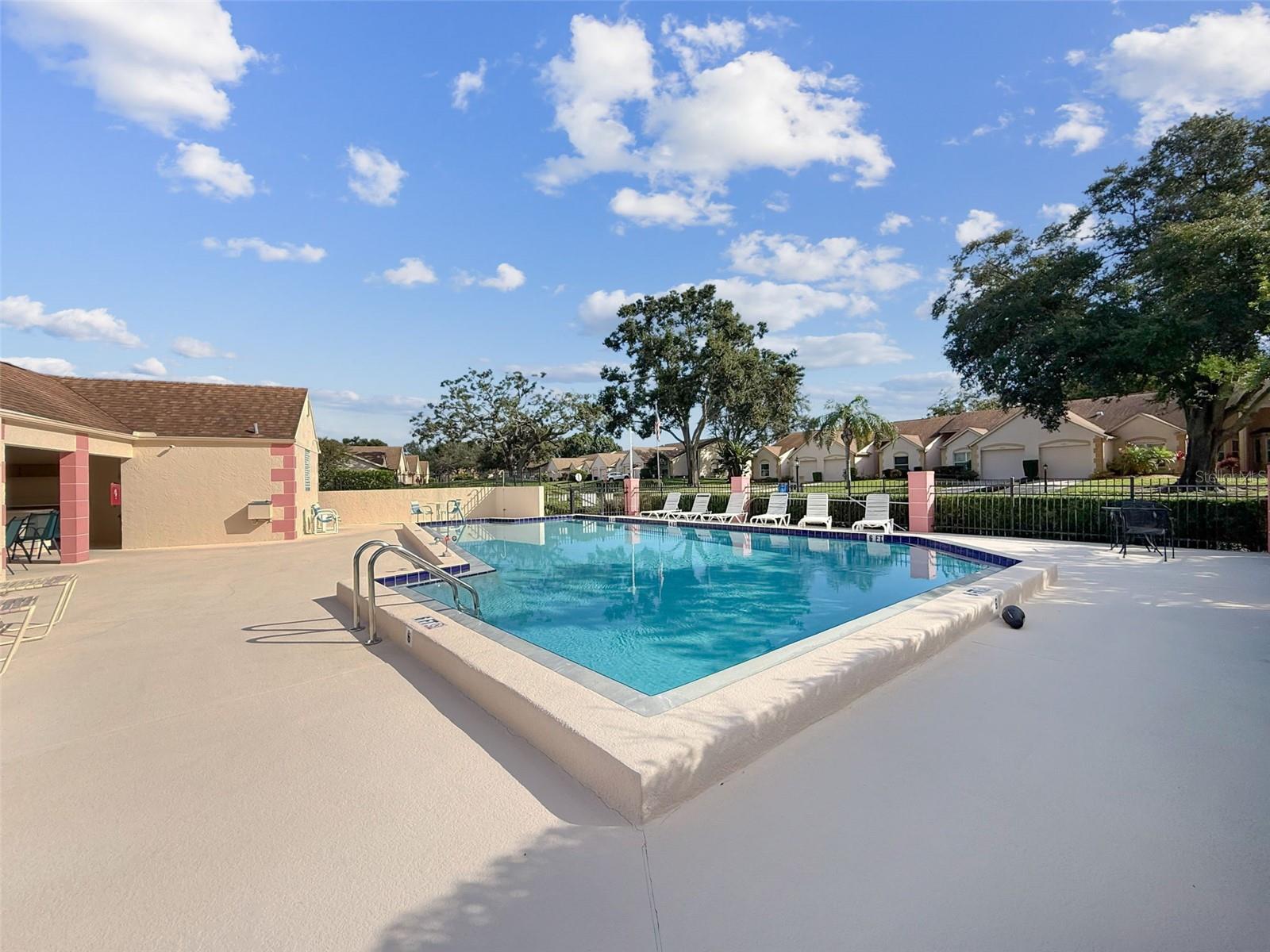 CHATEAU VILLAGE CONDO 01 - Residential