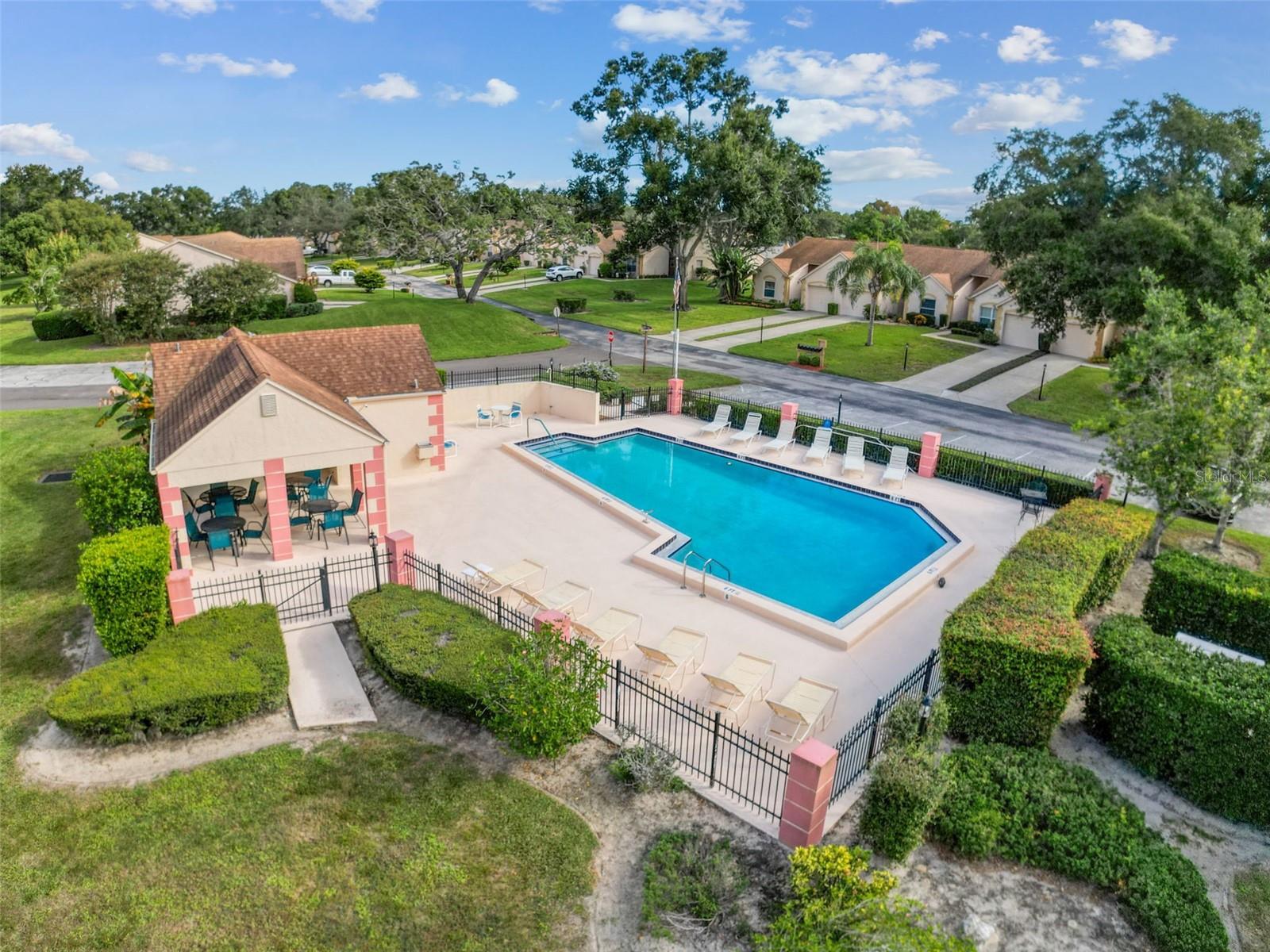 CHATEAU VILLAGE CONDO 01 - Residential