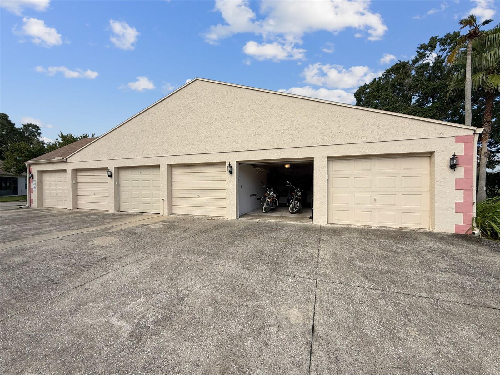 CHATEAU VILLAGE CONDO 01 - Residential