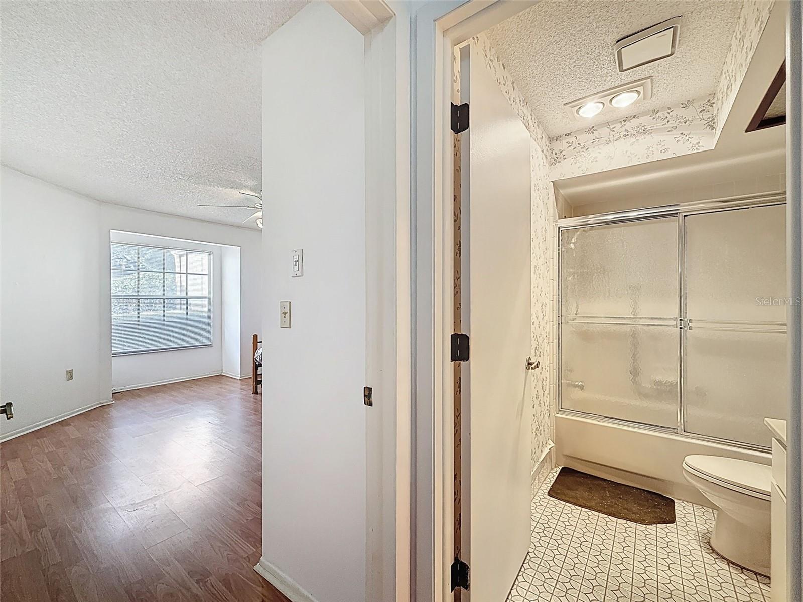 CHATEAU VILLAGE CONDO 01 - Residential