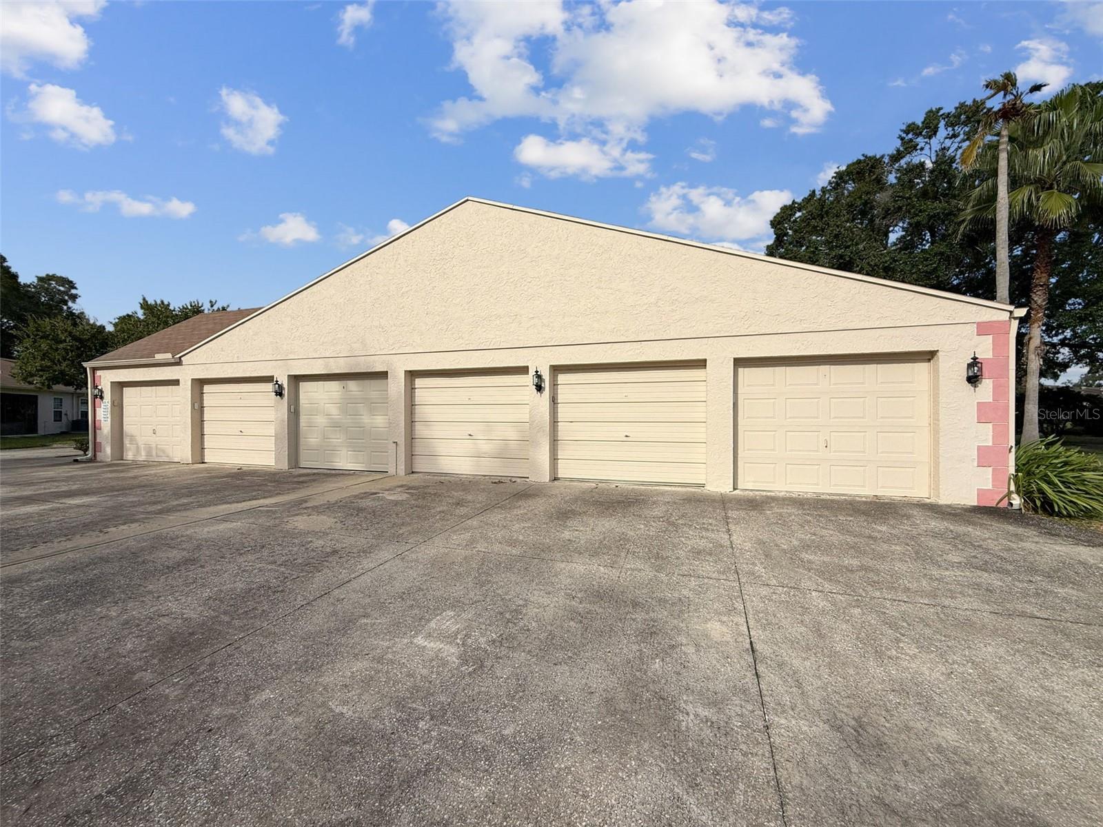 CHATEAU VILLAGE CONDO 01 - Residential