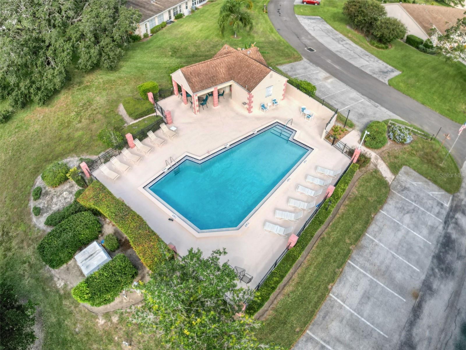 CHATEAU VILLAGE CONDO 01 - Residential