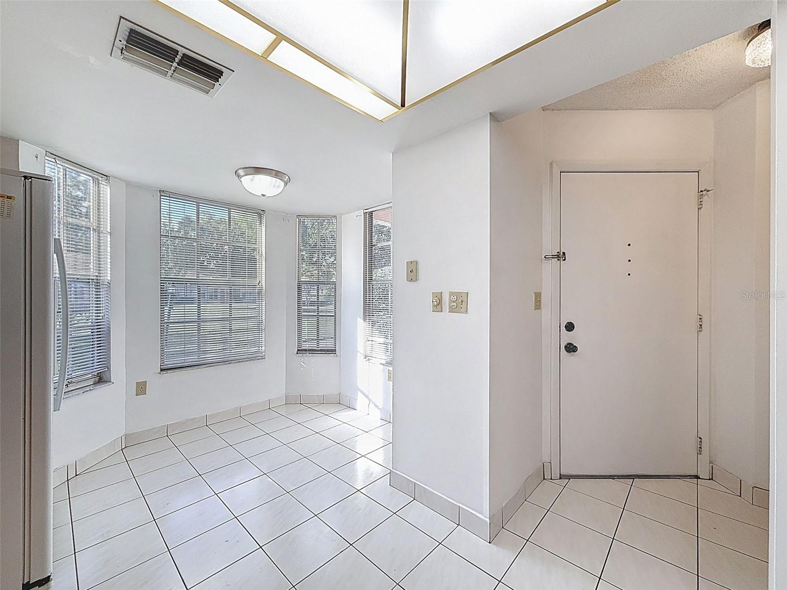 CHATEAU VILLAGE CONDO 01 - Residential