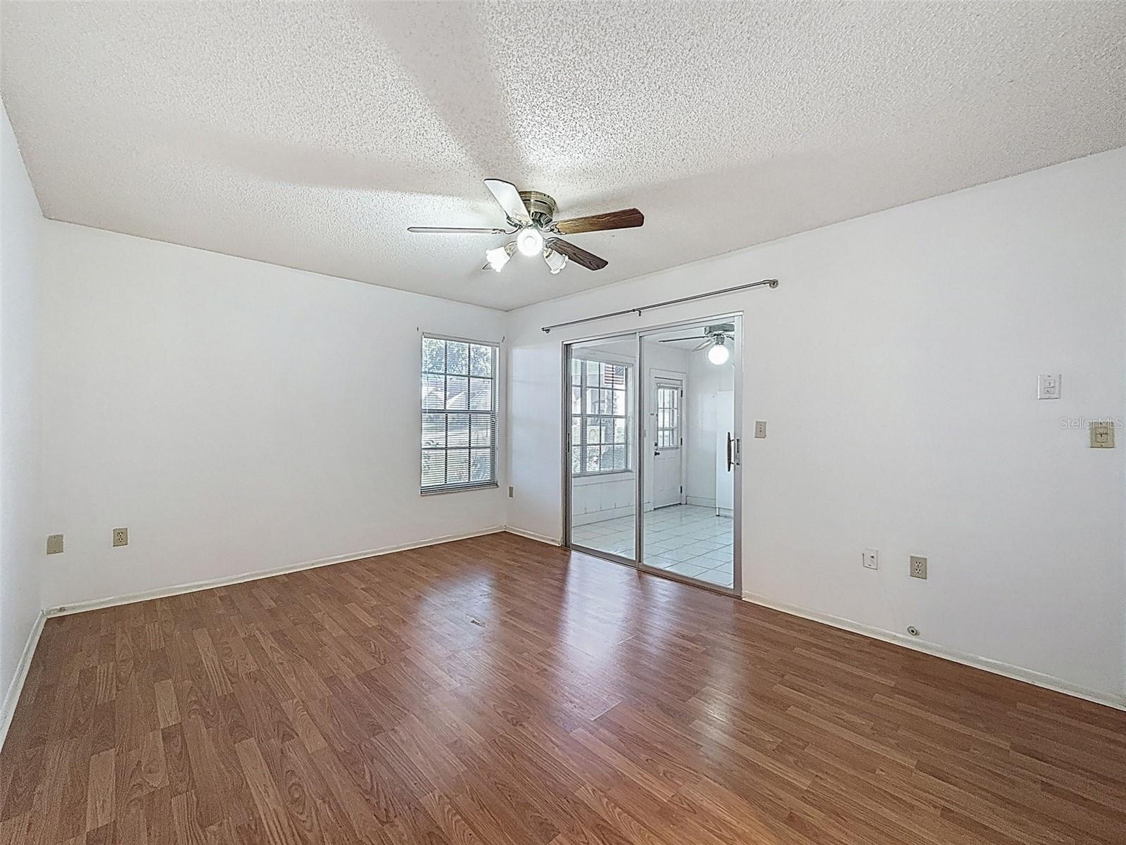 CHATEAU VILLAGE CONDO 01 - Residential