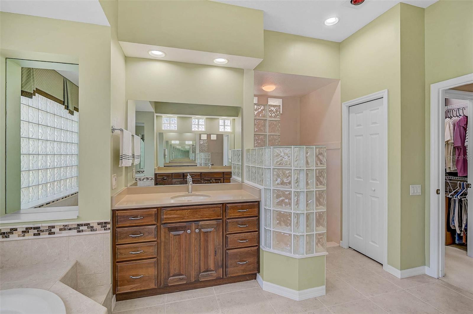 CALUSA LAKES - Residential