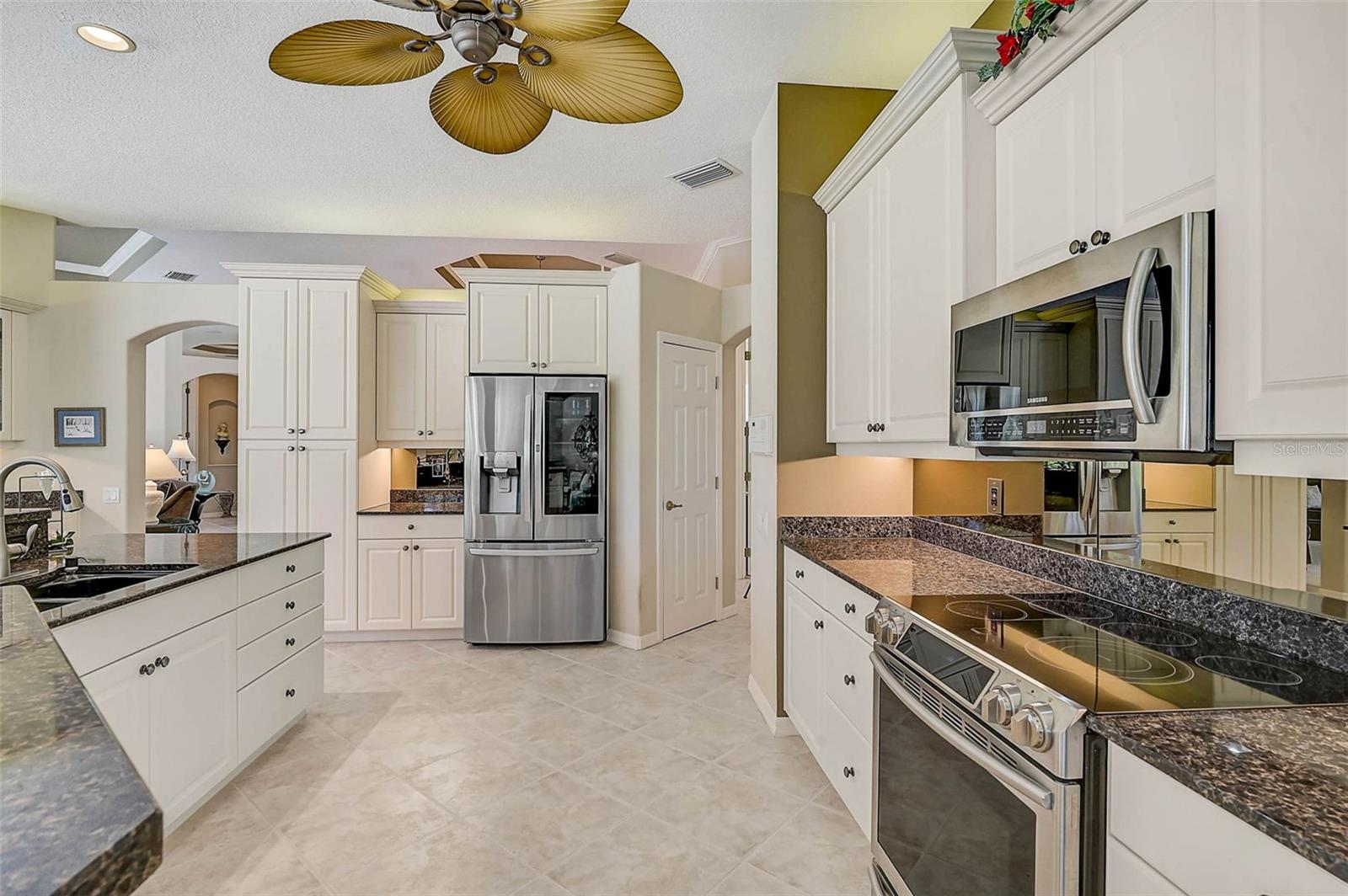 CALUSA LAKES - Residential