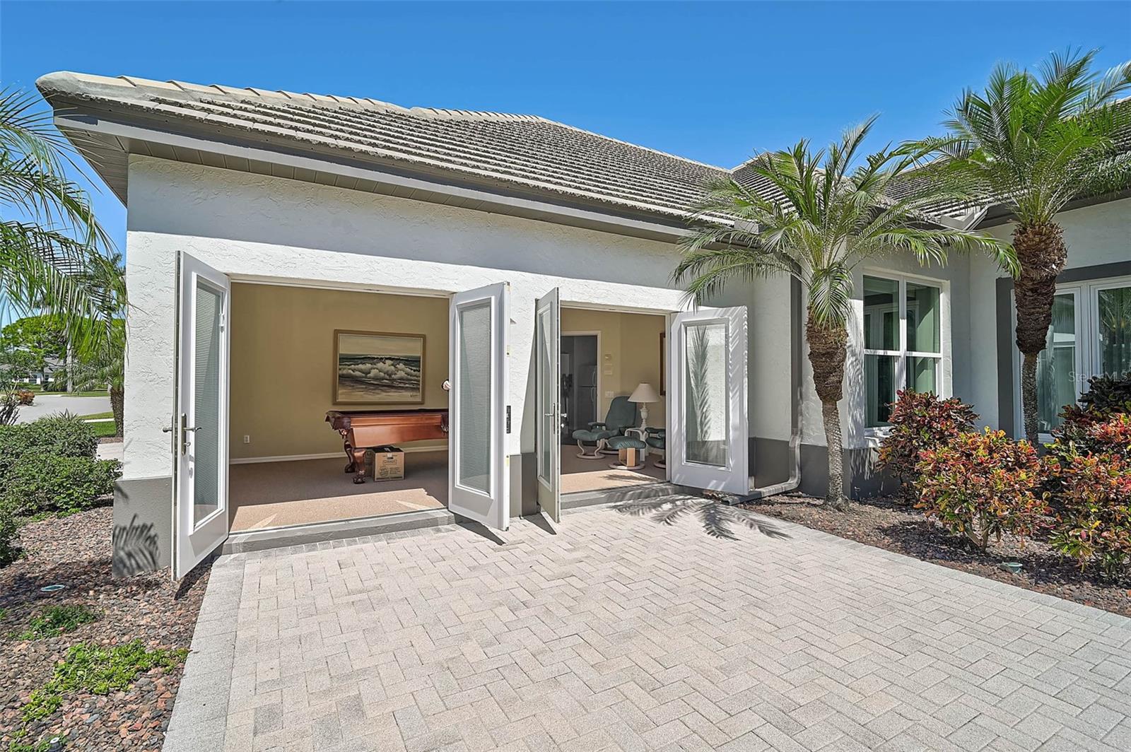 CALUSA LAKES - Residential