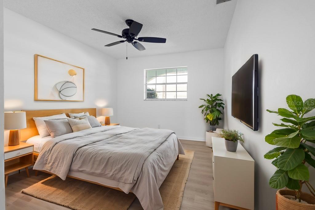 TWIN OAKS APTS - Residential