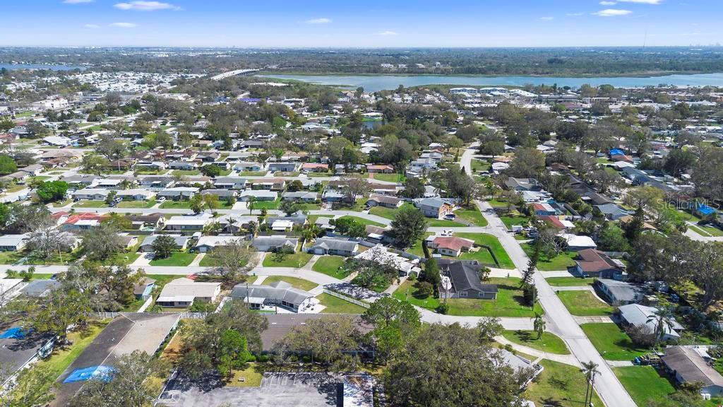 TWIN OAKS APTS - Residential