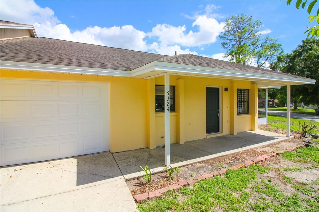Photo of 6324 Highland Gardens Court, Lakeland, FL 33813 (MLS # L4955136)