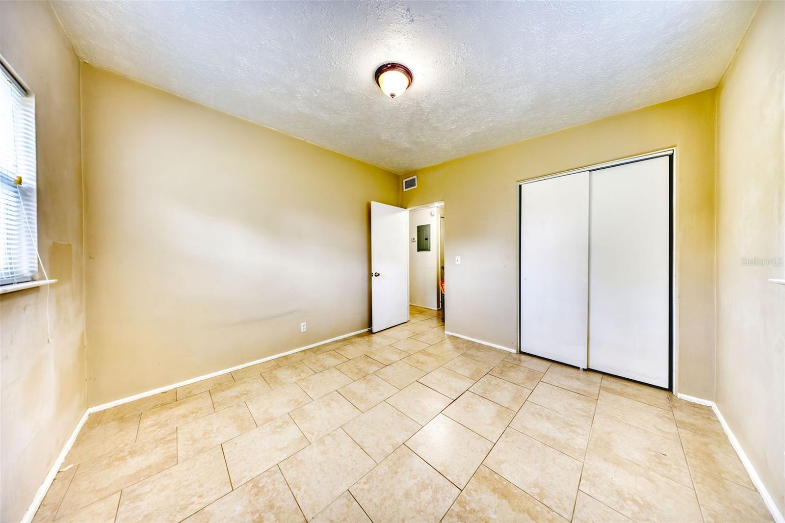 SUNLAND ESTATES - Residential