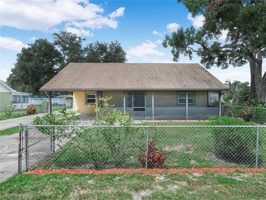 Photo of 1213 Cherokee Drive, Kissimmee, FL 34744 (MLS # K4903584)