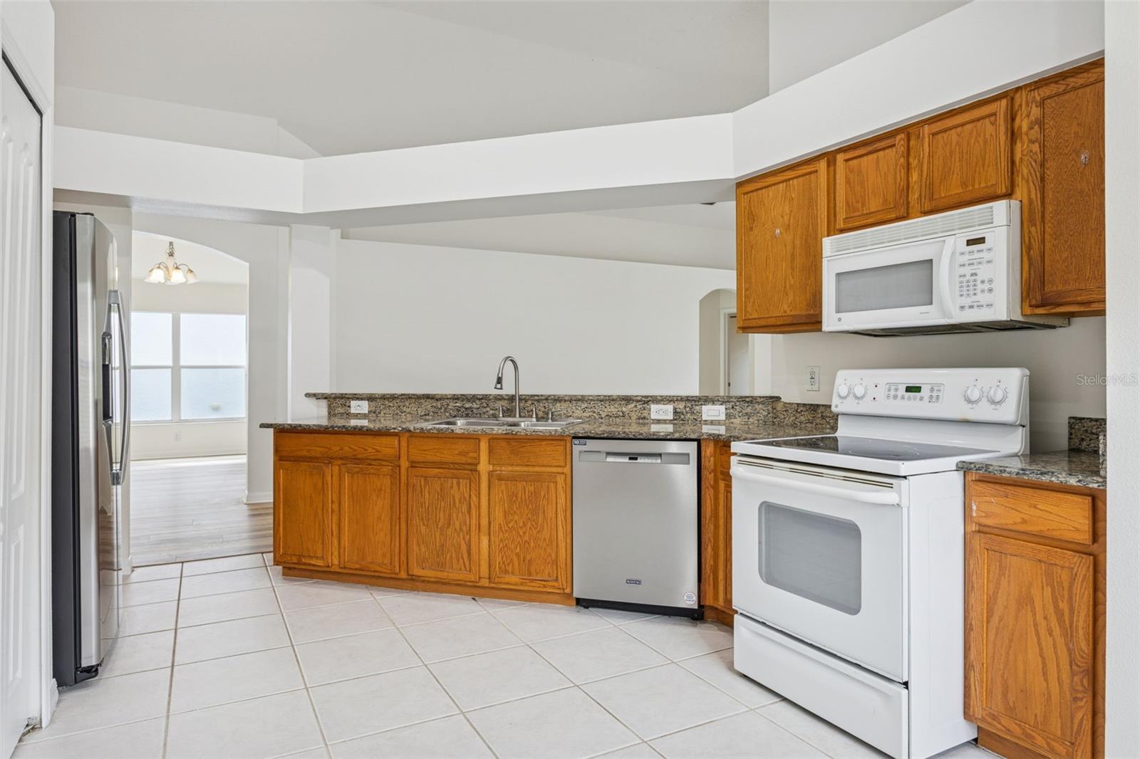 MEADOW POINTE 03 PRCL EE & HH - Residential Lease