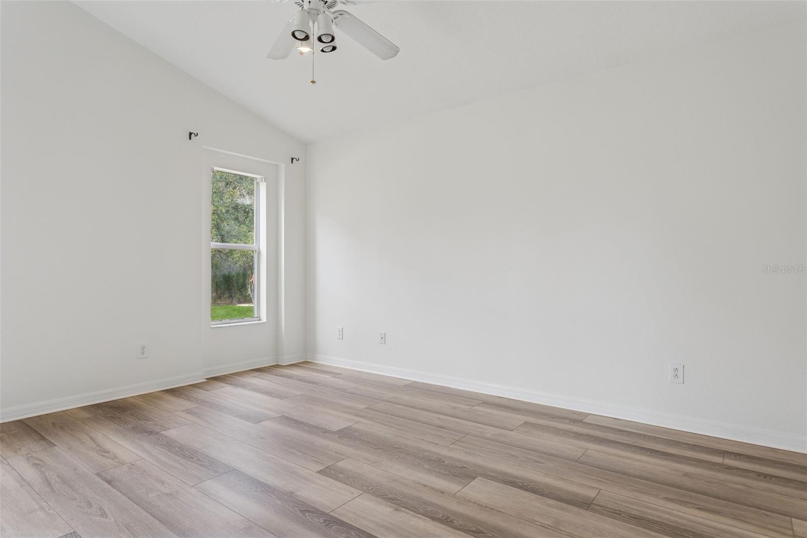 MEADOW POINTE 03 PRCL EE & HH - Residential Lease