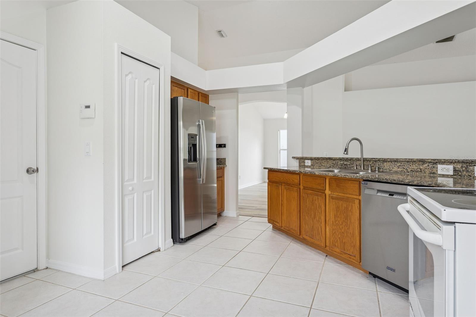 MEADOW POINTE 03 PRCL EE & HH - Residential Lease