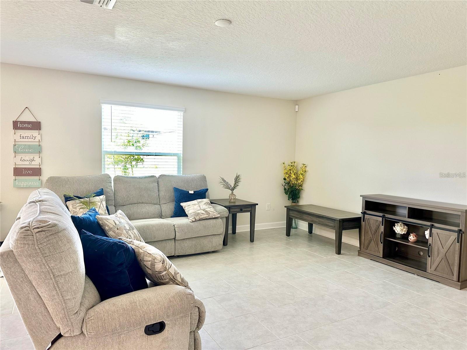 ESTATES/LK HAMMOCK - Residential