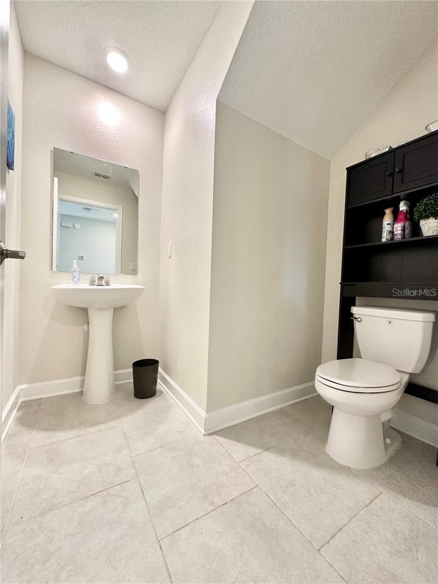 ESTATES/LK HAMMOCK - Residential