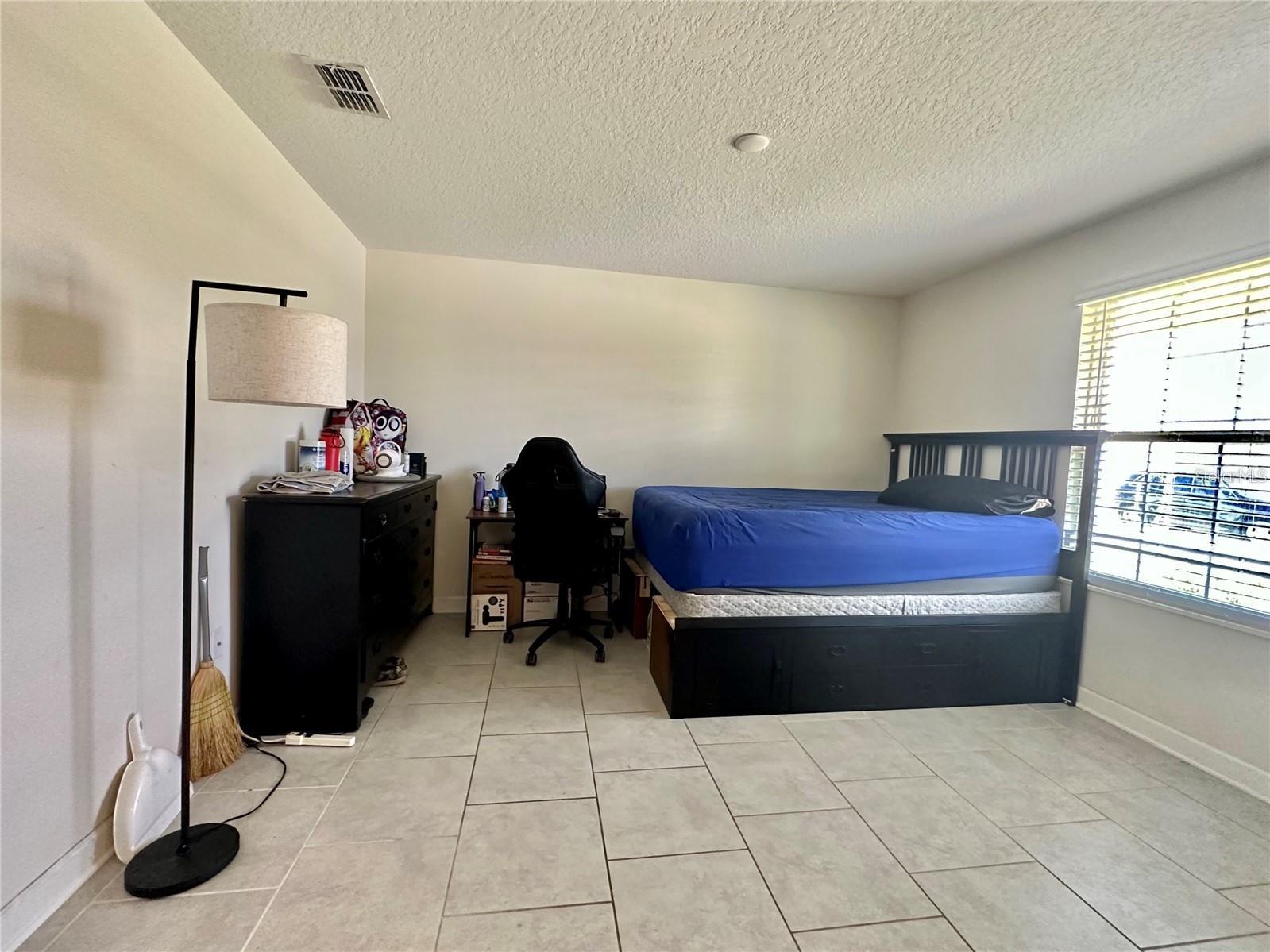 ESTATES/LK HAMMOCK - Residential