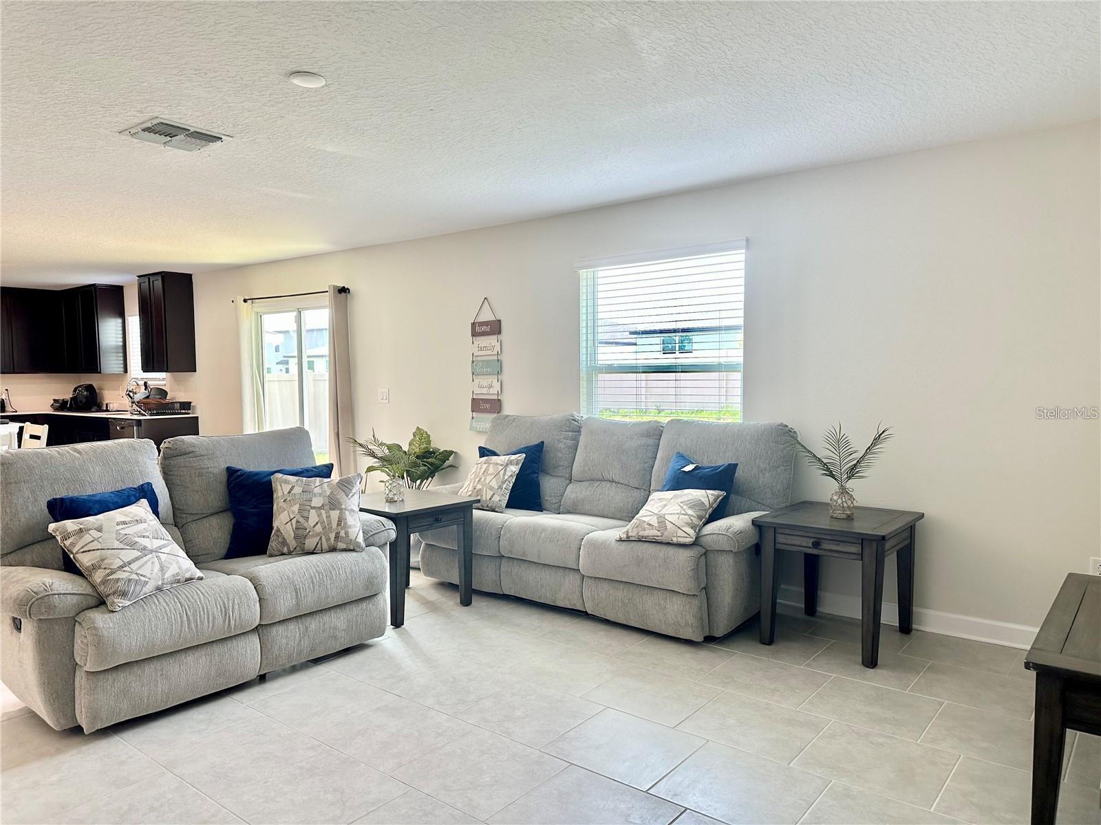 ESTATES/LK HAMMOCK - Residential