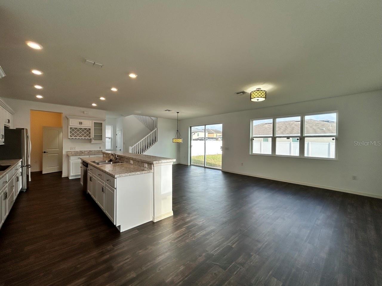 MIRABELLA - Residential Lease