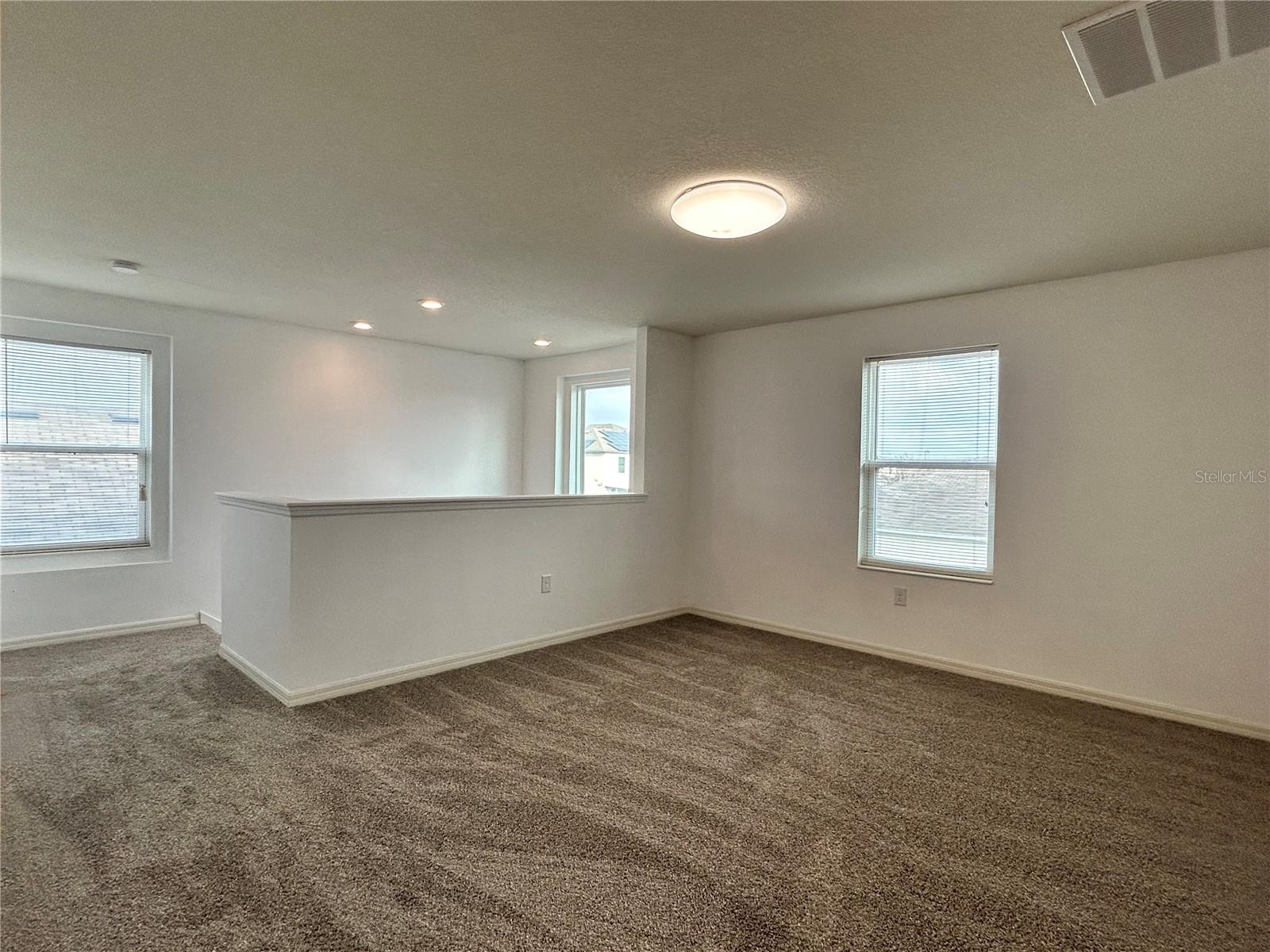 MIRABELLA - Residential Lease