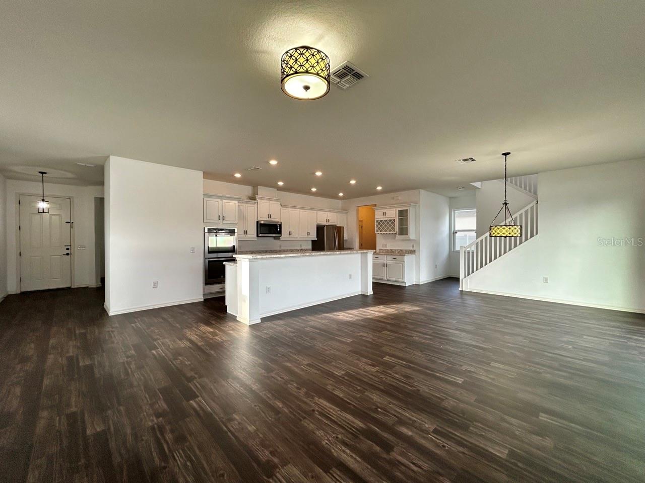 MIRABELLA - Residential Lease