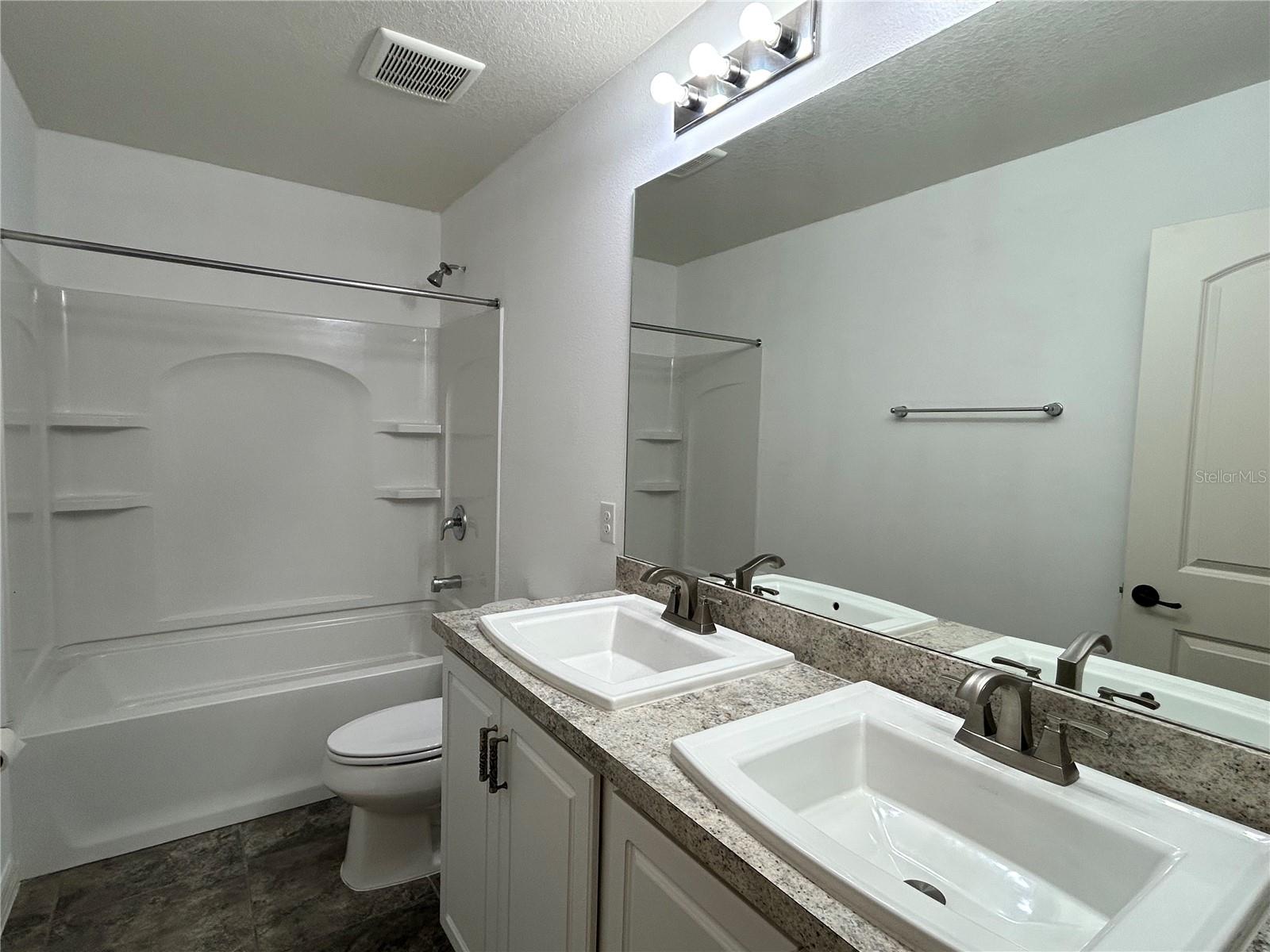 MIRABELLA - Residential Lease