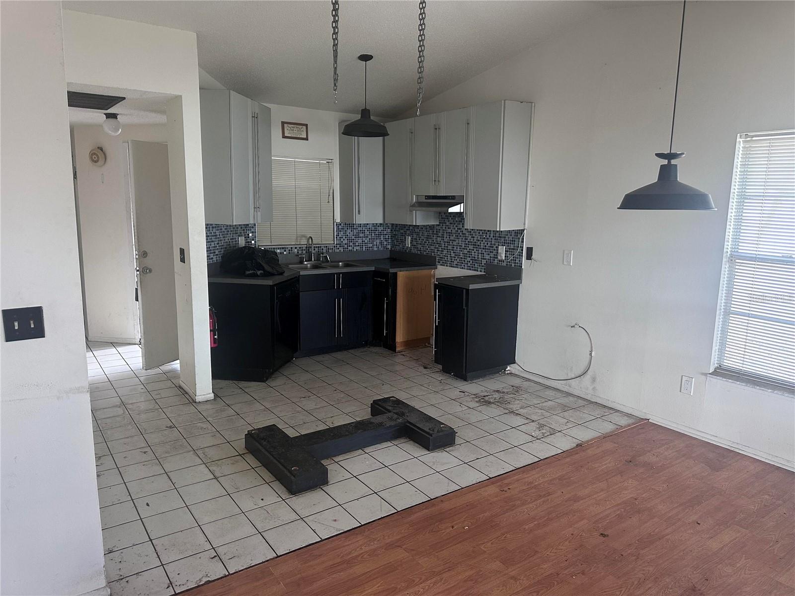 8240 RAVENCROFT DRIVE