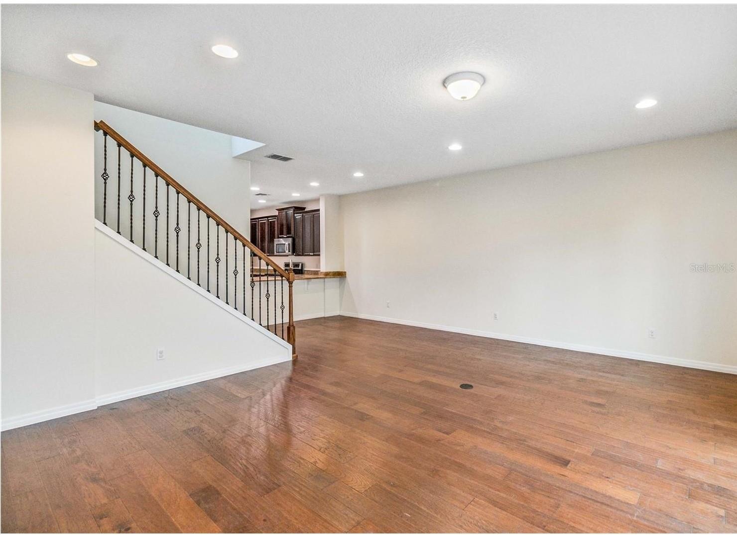 VILLAGEWALK - Residential