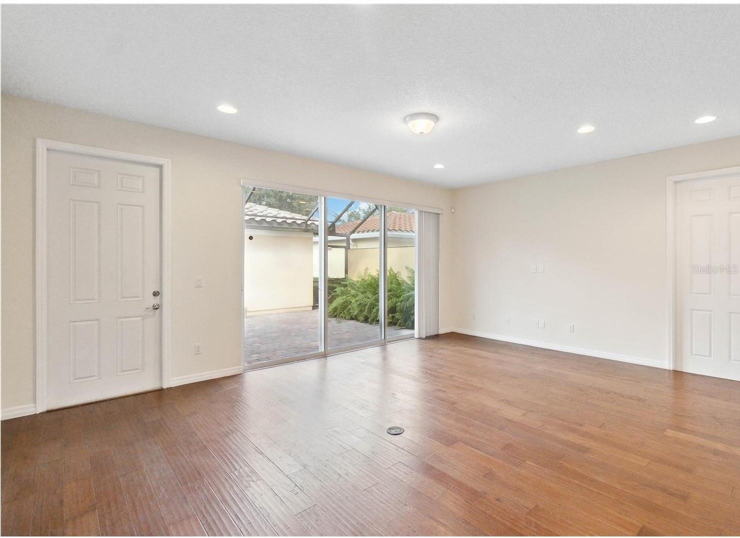 VILLAGEWALK - Residential