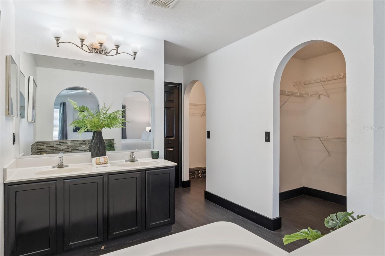 LAKEVIEW RESERVE 46/149 - Residential