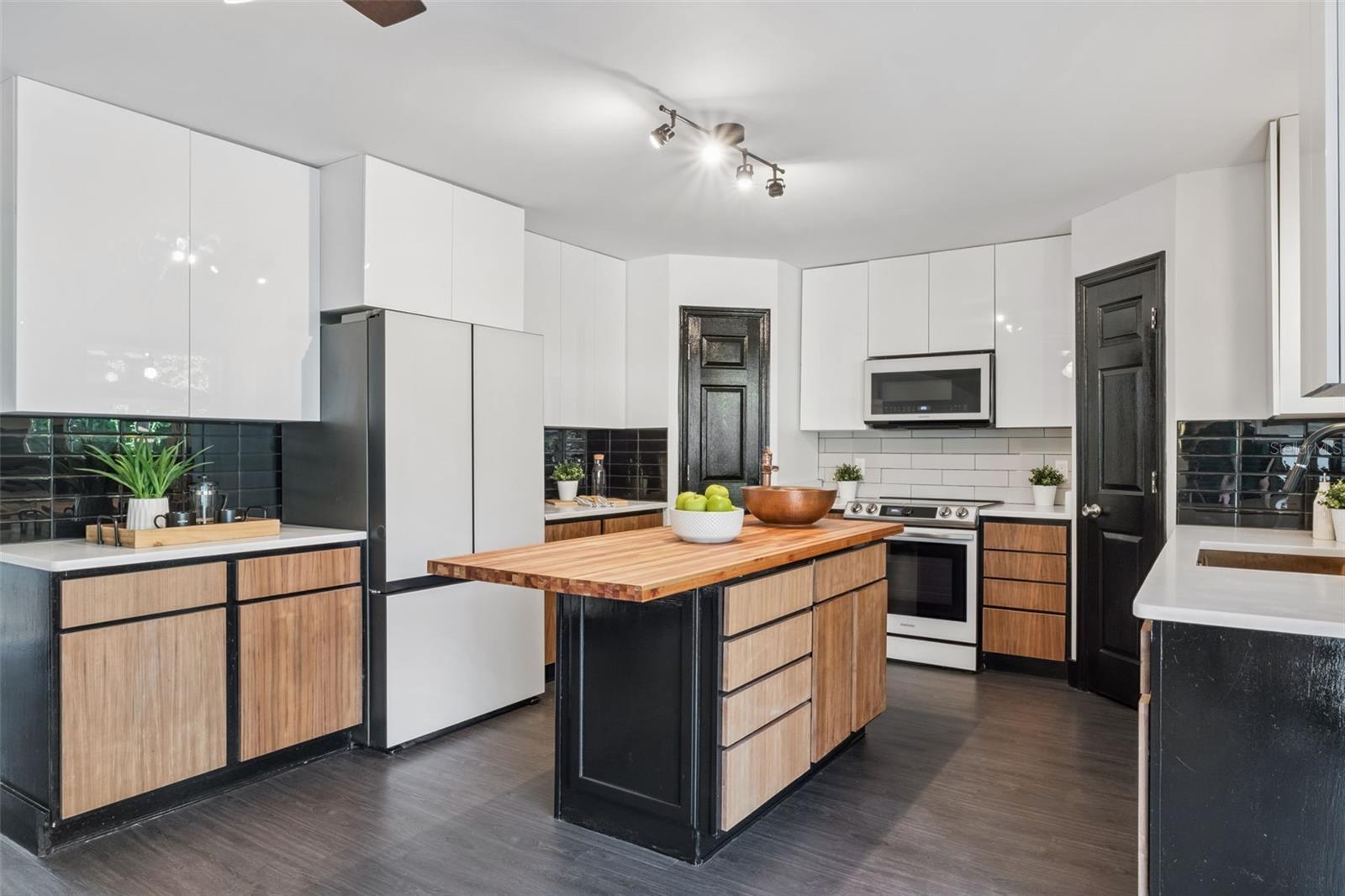 LAKEVIEW RESERVE 46/149 - Residential