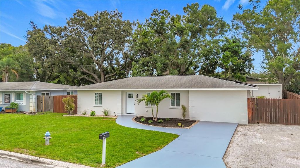Photo of 2809 Taunton Drive W, Bradenton, FL 34205 (MLS # A4669181)