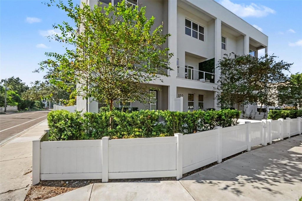 Photo of 102 W Adalee Street #1, Tampa, FL 33603 (MLS # TB8549308)