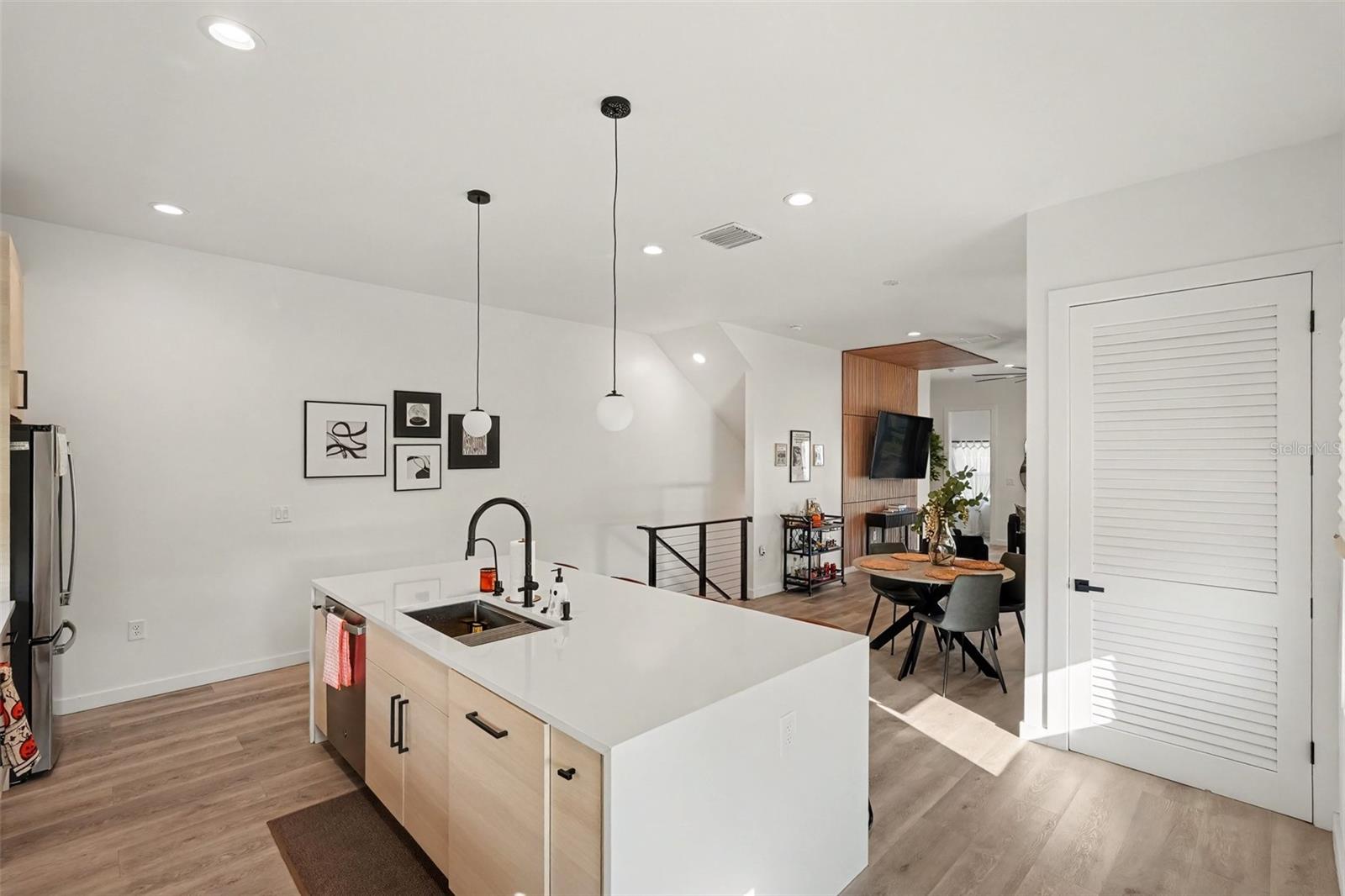 102 W ADALEE STREET 1