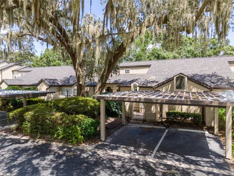 A home in LAKE MARY