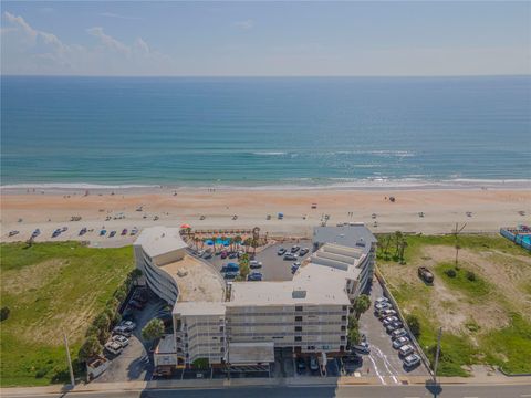 A home in DAYTONA BEACH