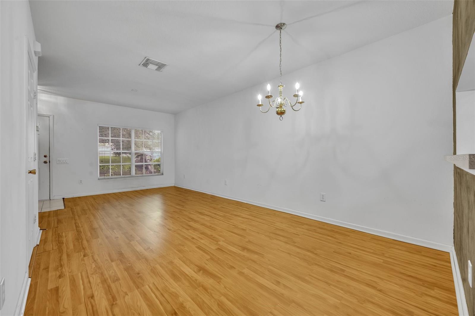 1150 VINELAND PLACE