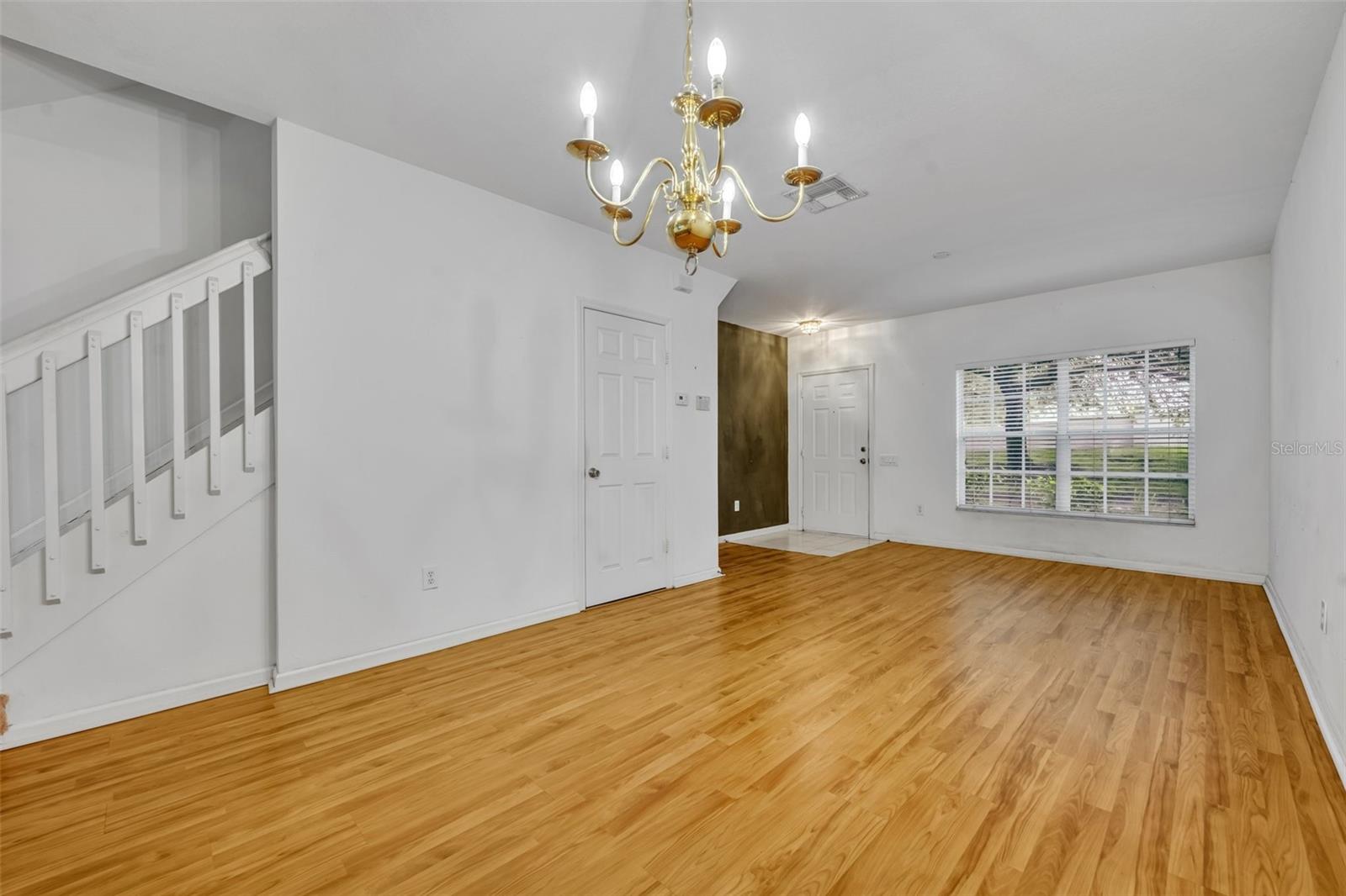 1150 VINELAND PLACE