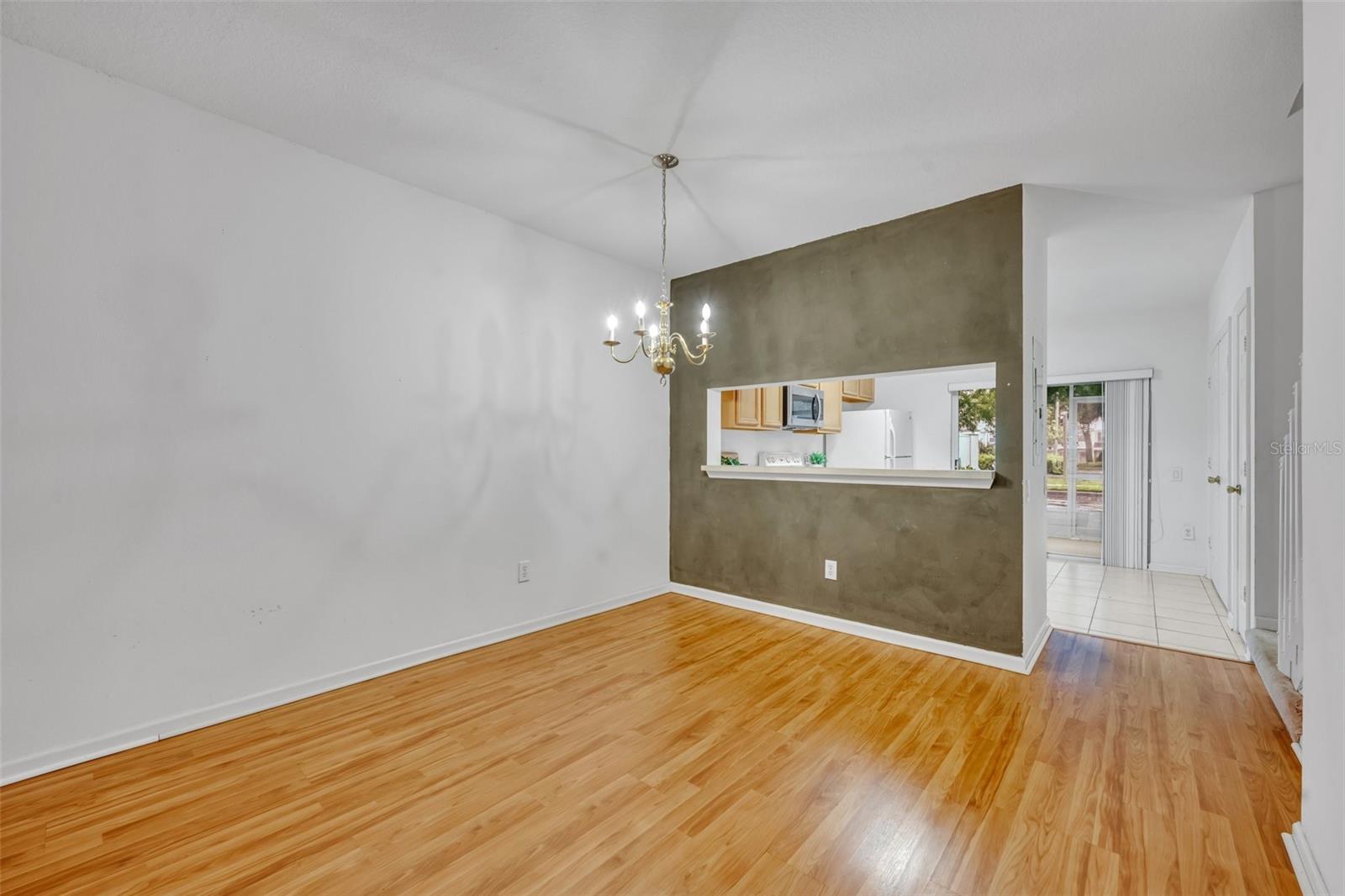 1150 VINELAND PLACE