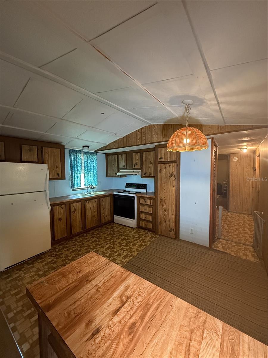 RIVER RETREATS - Residential