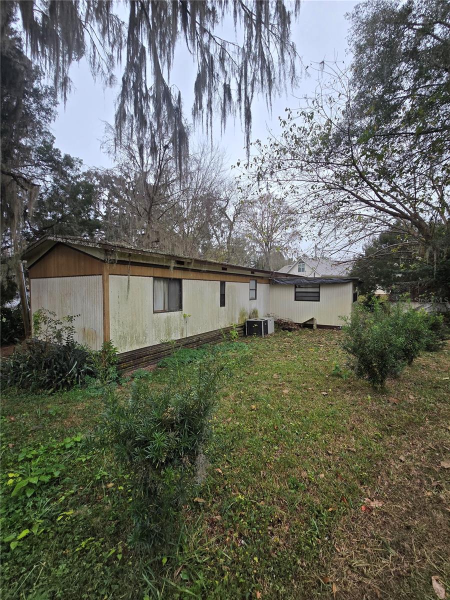 RIVER RETREATS - Residential