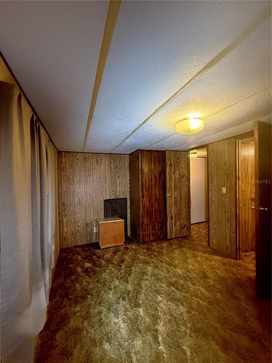 RIVER RETREATS - Residential