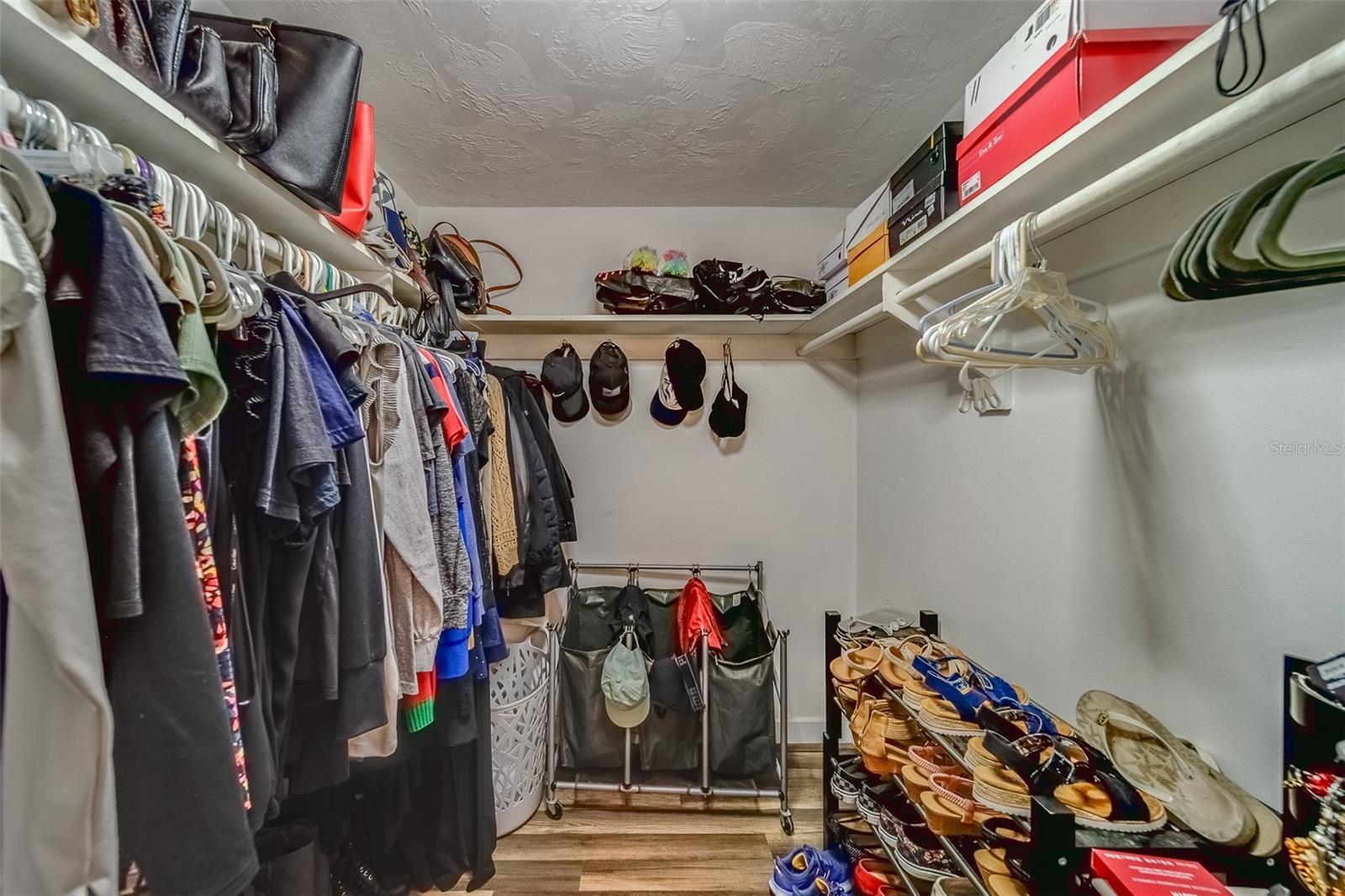 ALOHA GARDENS - Residential