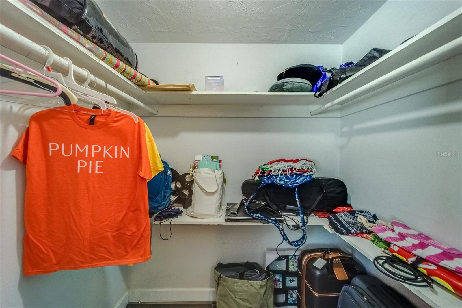 ALOHA GARDENS - Residential