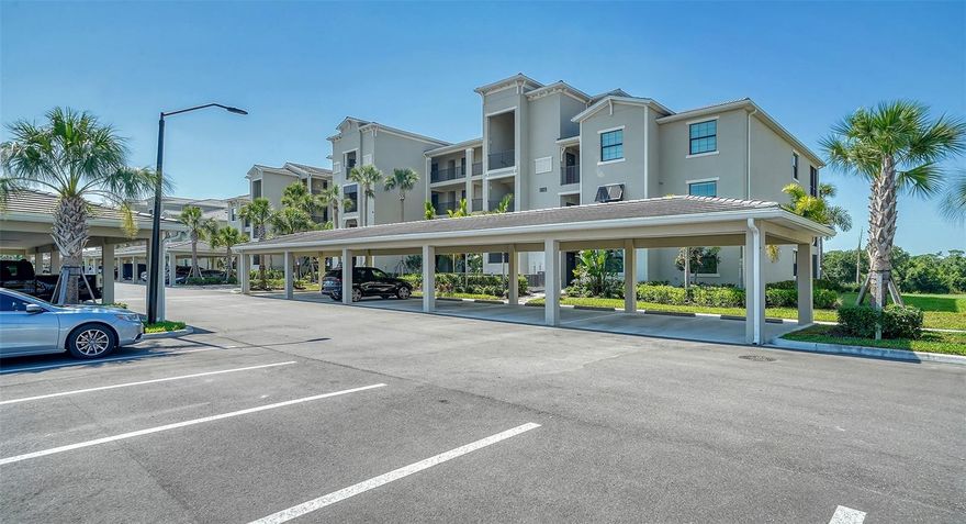 LAKEWOOD NATIONAL GOLF community. The trouble-free tranquility of condo living awaits you in this appealing unit. The feature-rich on-site amenities package includes two Arnold Palmer designed courses featuring 36 holes of championship golf. Resort style main pool with pool-side Tiki bar and casual dining available, 8 lighted Har-Tru tennis courts, 4 pickle ball courts, 2 Har-Tru bocce courts, fitness center, hair salon and spa. The welcoming interior is rich with comforts, offering a beautiful spacious kitchen and is brightened by stylish lighting. The ensuite primary bedroom is a great launch pad for the day. In addition to the convenience of the private bathroom (walk-in shower), you will find two walk in closets for ample closet space to let your wardrobe breathe. The second bedroom offers another quiet place to turn in for the evening.  
This condo is available for the 2025 winter season.  Call Today!!!