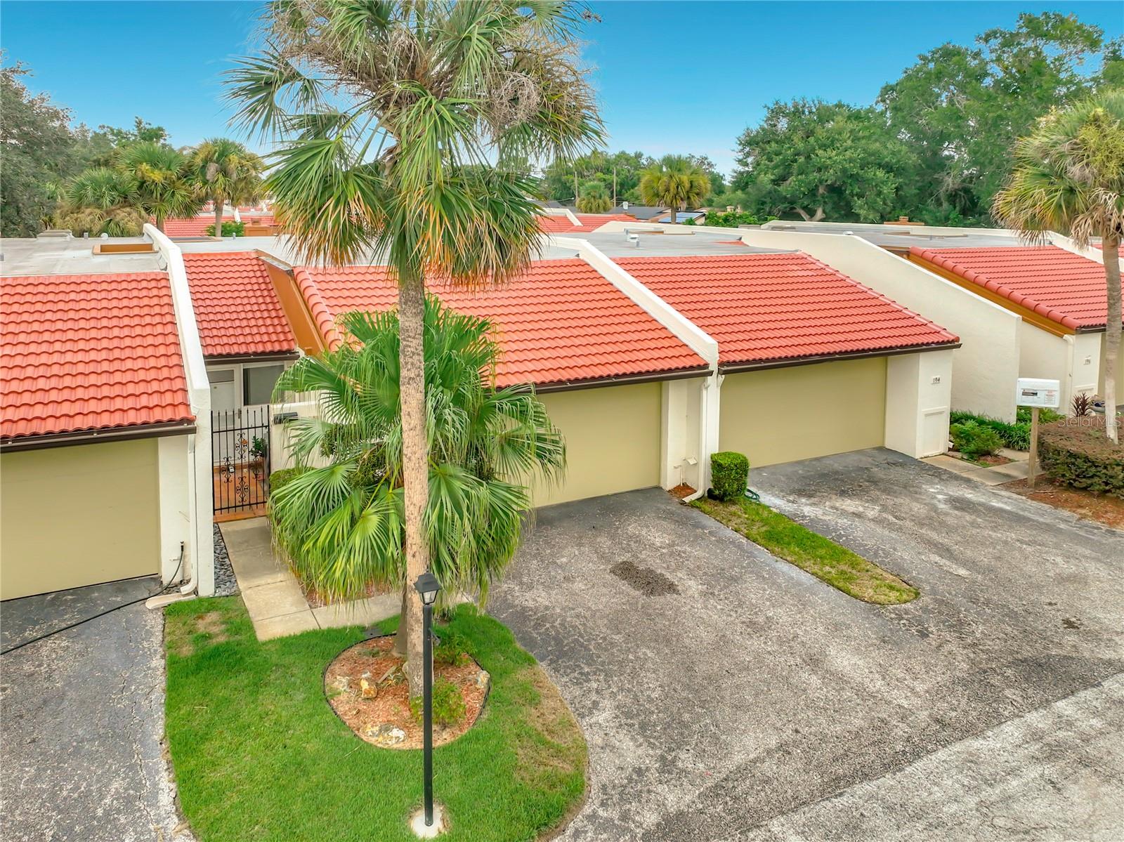 192 BALFOUR DRIVE 2