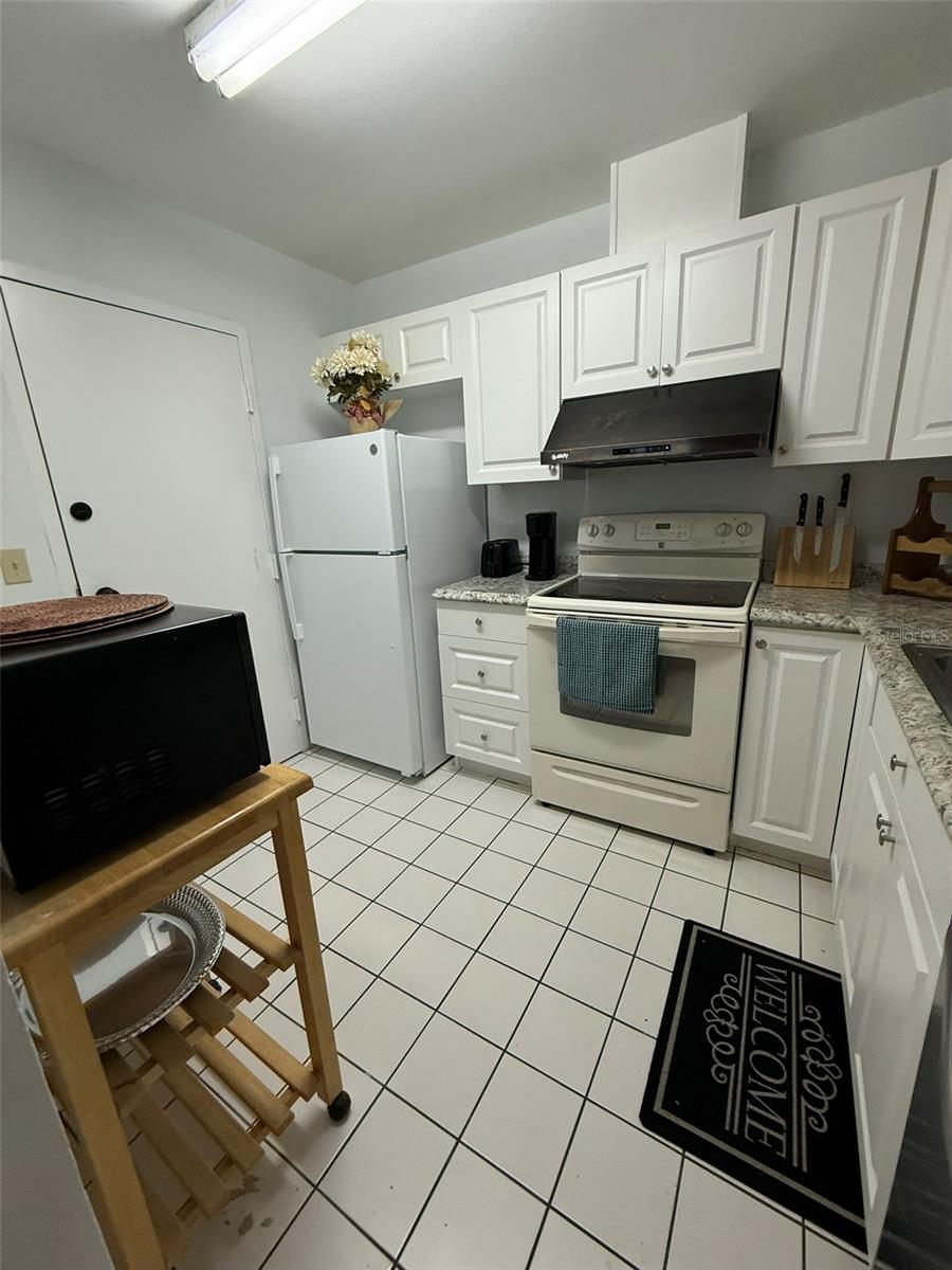 MEDITERRANEAN MANORS - Residential